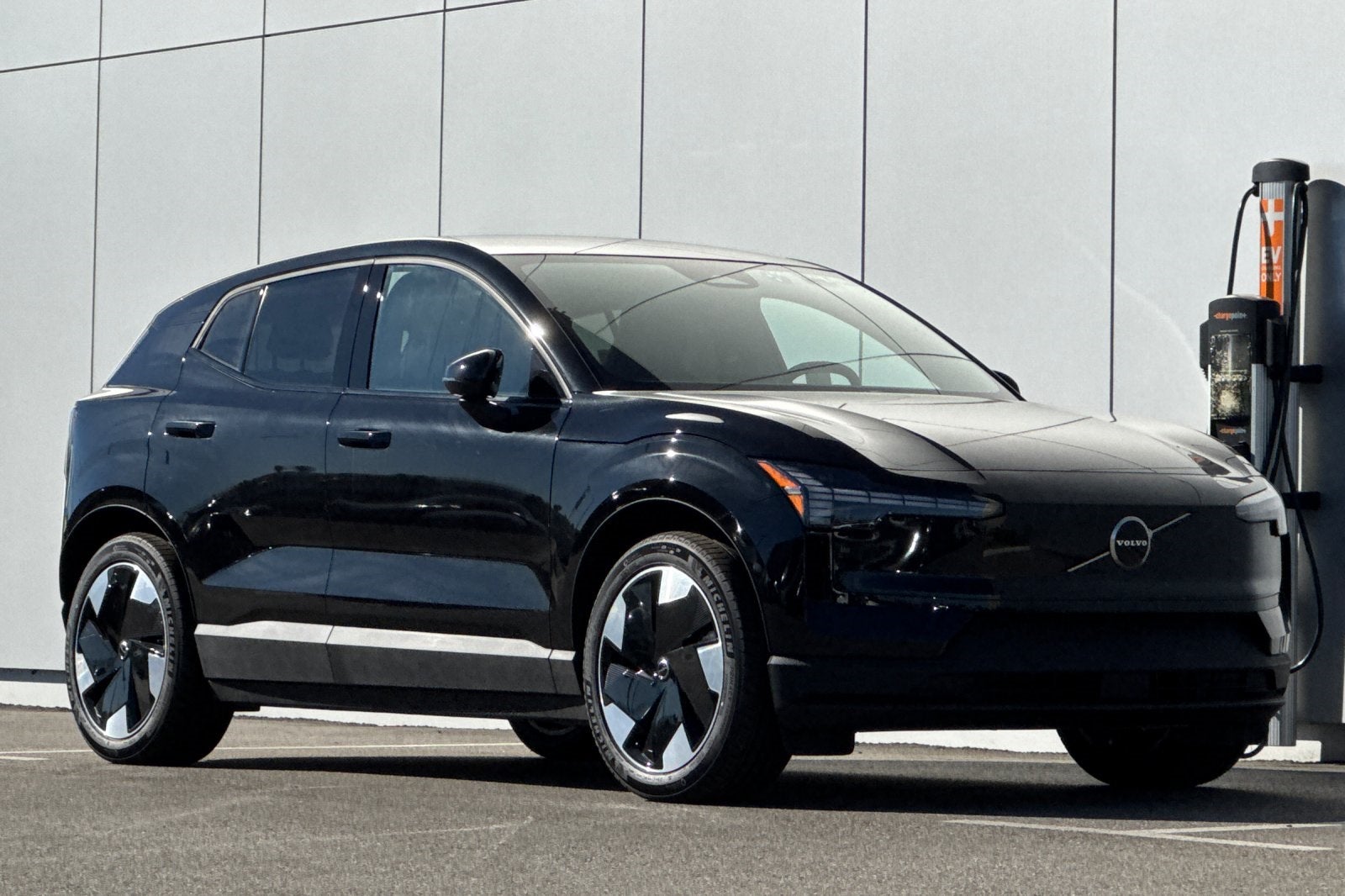 2025 Volvo EX30 Twin Motor Performance Plus