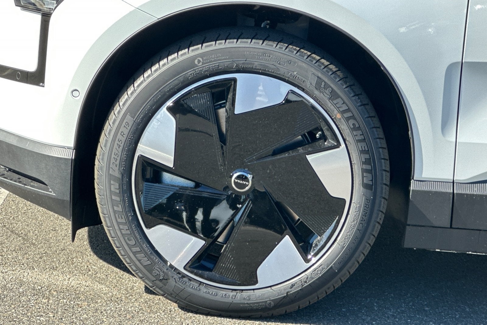 2026 Volvo EX30 Twin Motor Performance Ultra