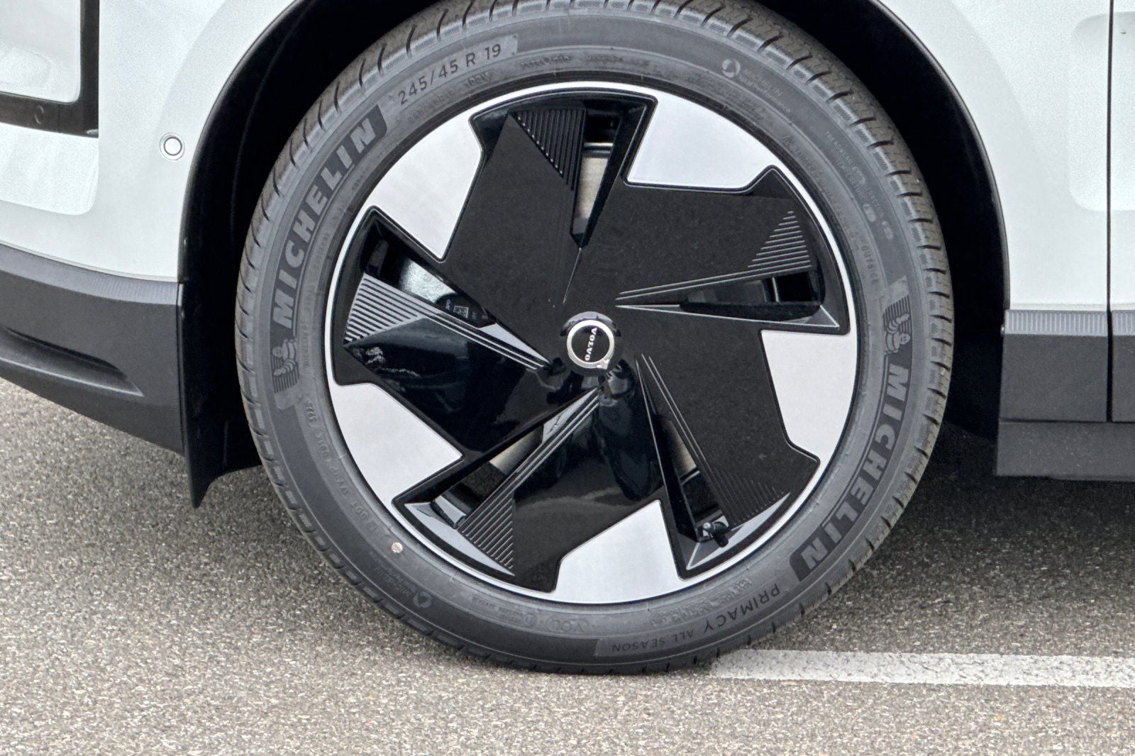2026 Volvo EX30 Twin Motor Performance Ultra