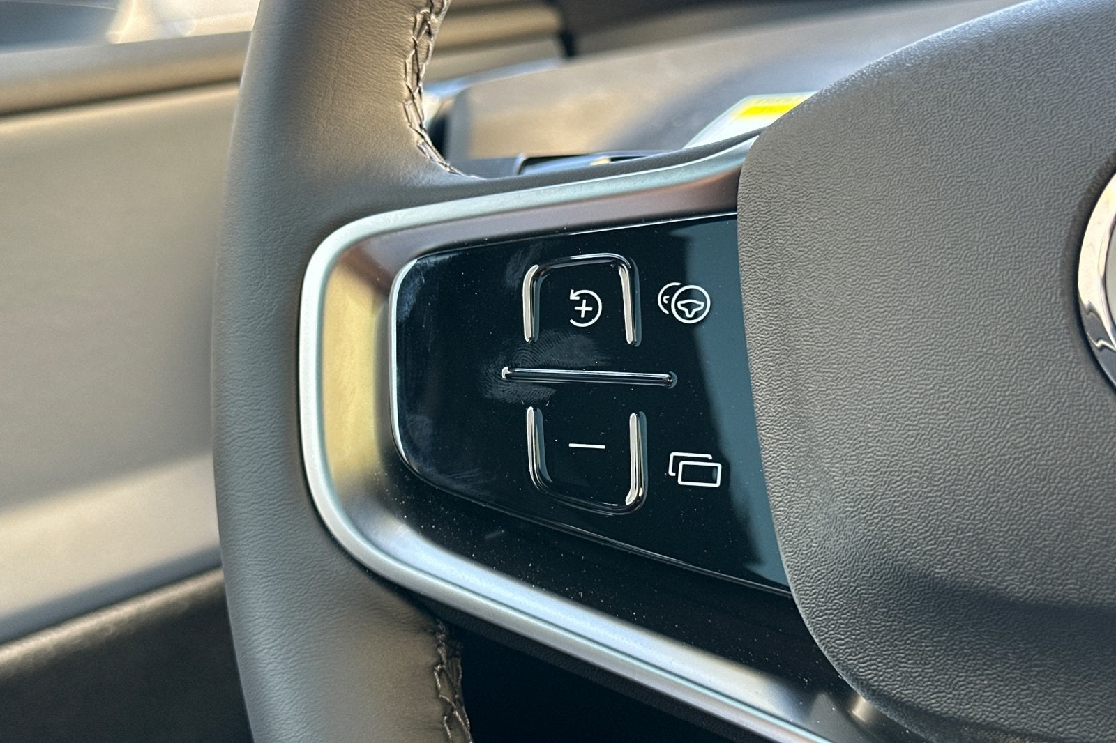 2025 Volvo EX30 Twin Motor Performance Ultra