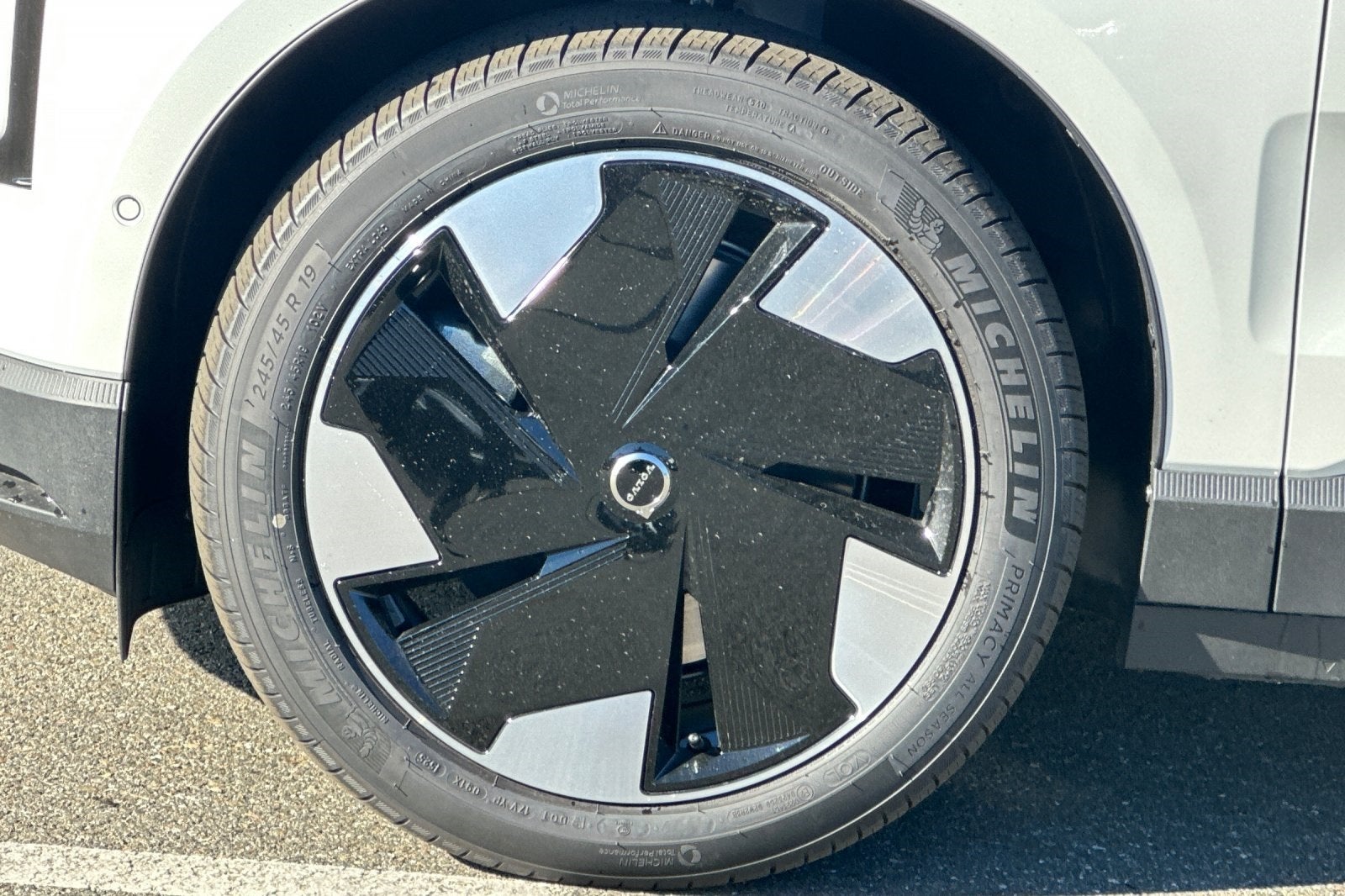 2025 Volvo EX30 Twin Motor Performance Ultra