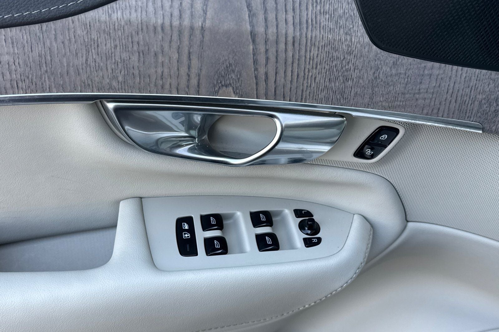 2023 Volvo XC90 Recharge Plug-In Hybrid Ultimate