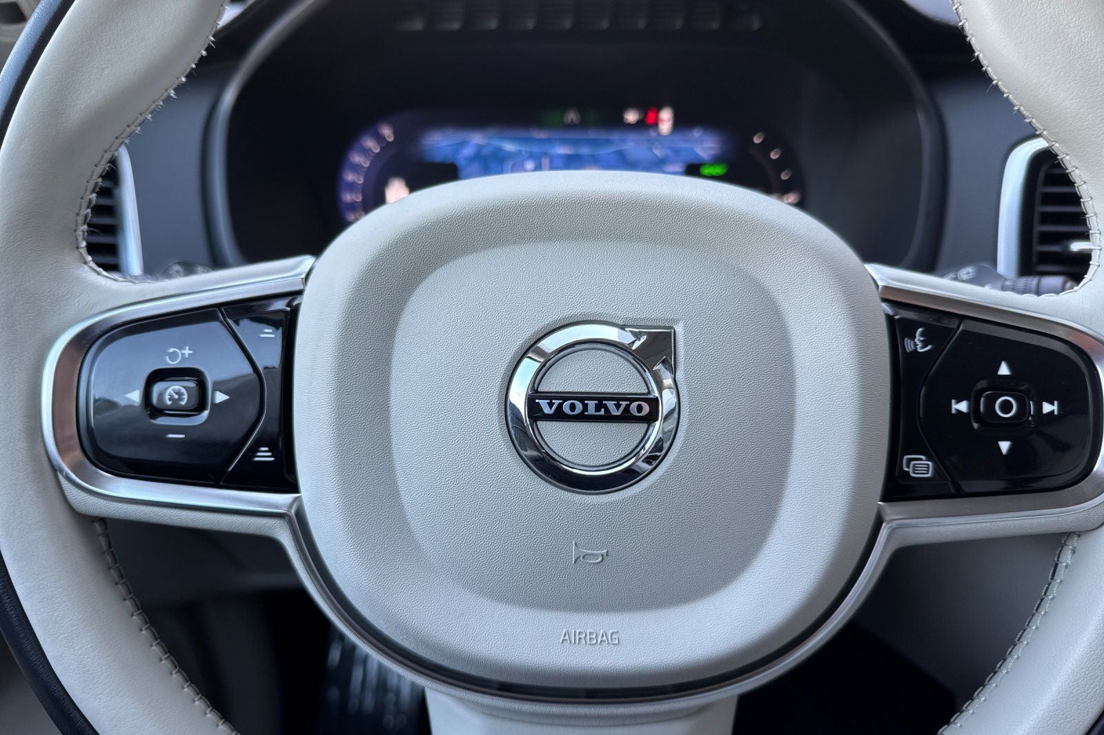 2023 Volvo XC90 Recharge Plug-In Hybrid Ultimate
