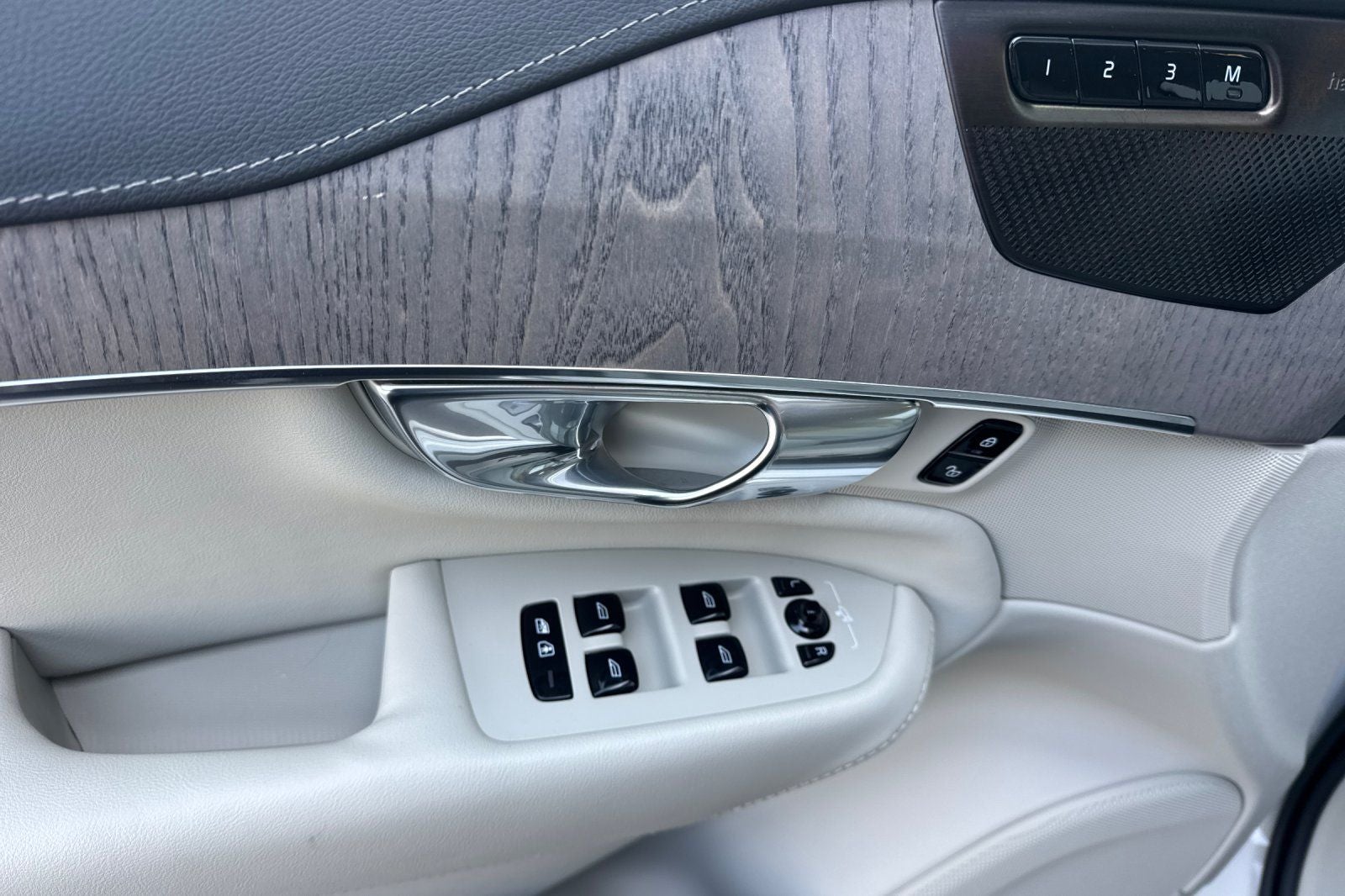 2023 Volvo XC90 Recharge Plug-In Hybrid Ultimate