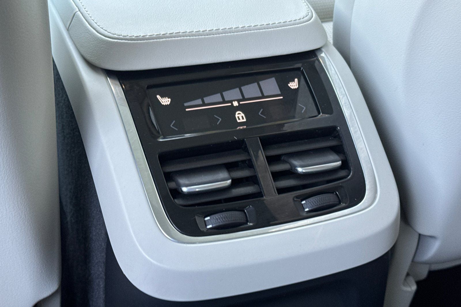 2023 Volvo XC90 Recharge Plug-In Hybrid Ultimate