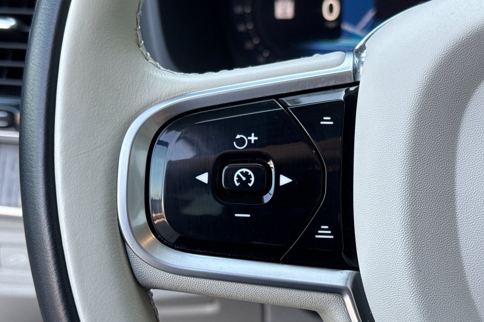 2023 Volvo XC90 Recharge Plug-In Hybrid Ultimate