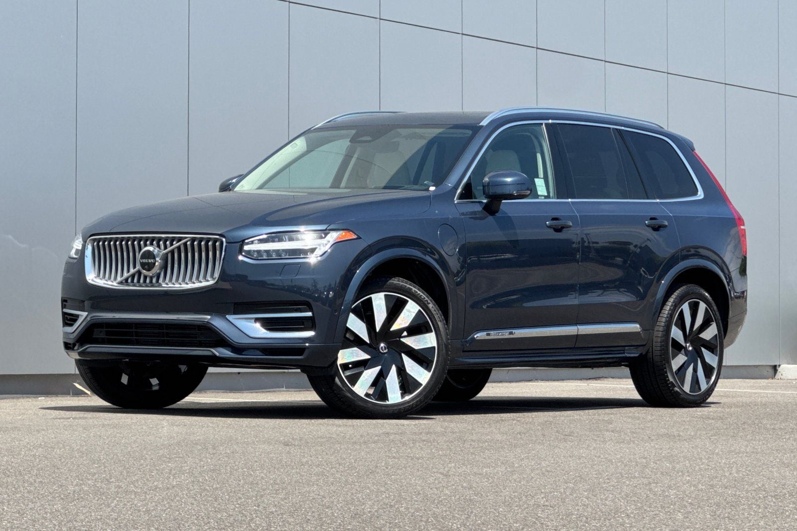 2023 Volvo XC90 Recharge Plug-In Hybrid Ultimate