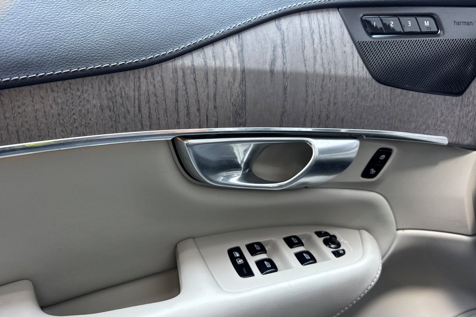 2023 Volvo XC90 Recharge Plug-In Hybrid Ultimate