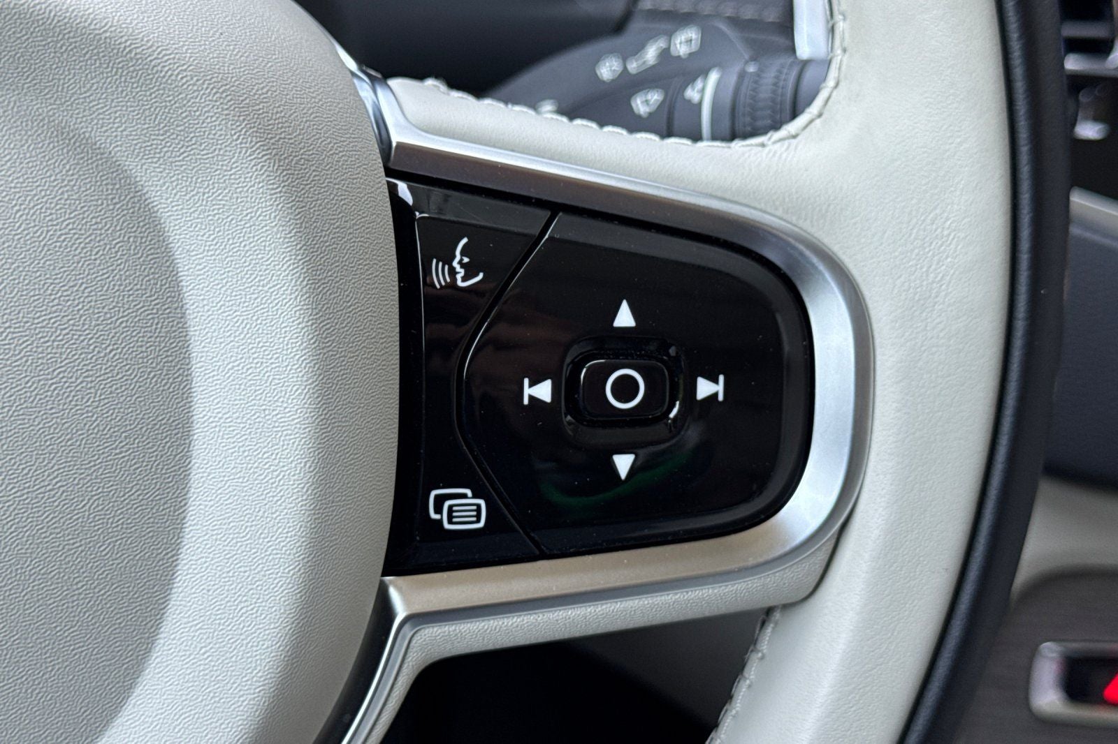 2023 Volvo XC90 Recharge Plug-In Hybrid Ultimate