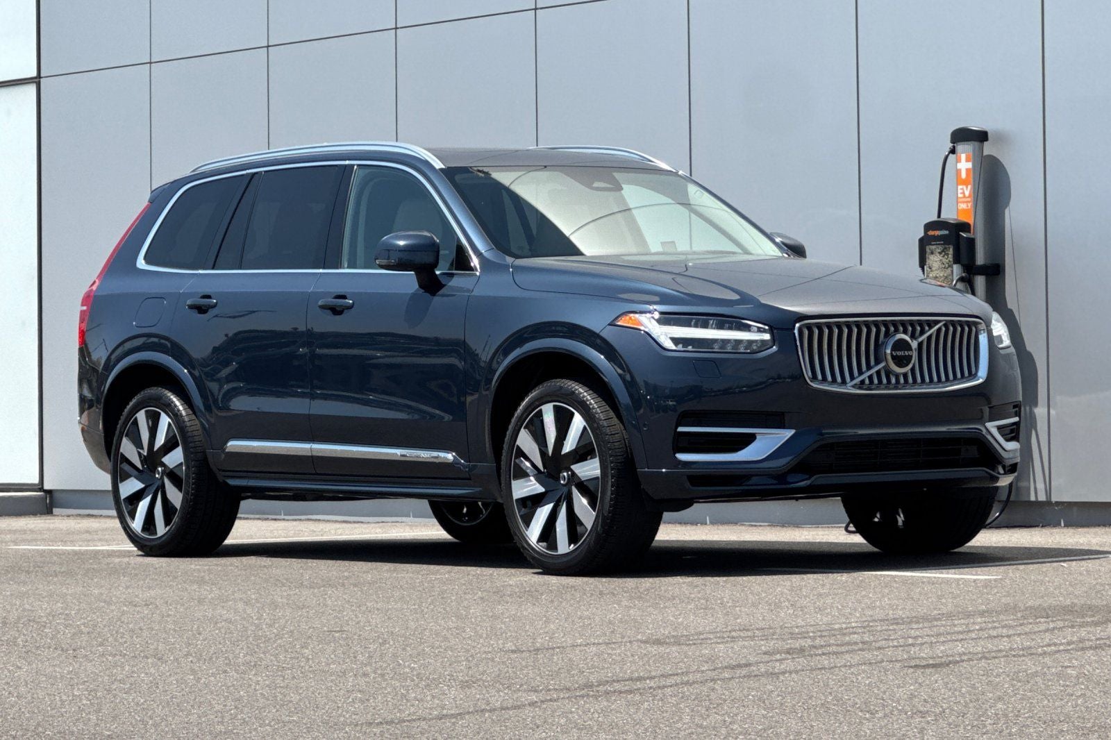 2023 Volvo XC90 Recharge Plug-In Hybrid Ultimate