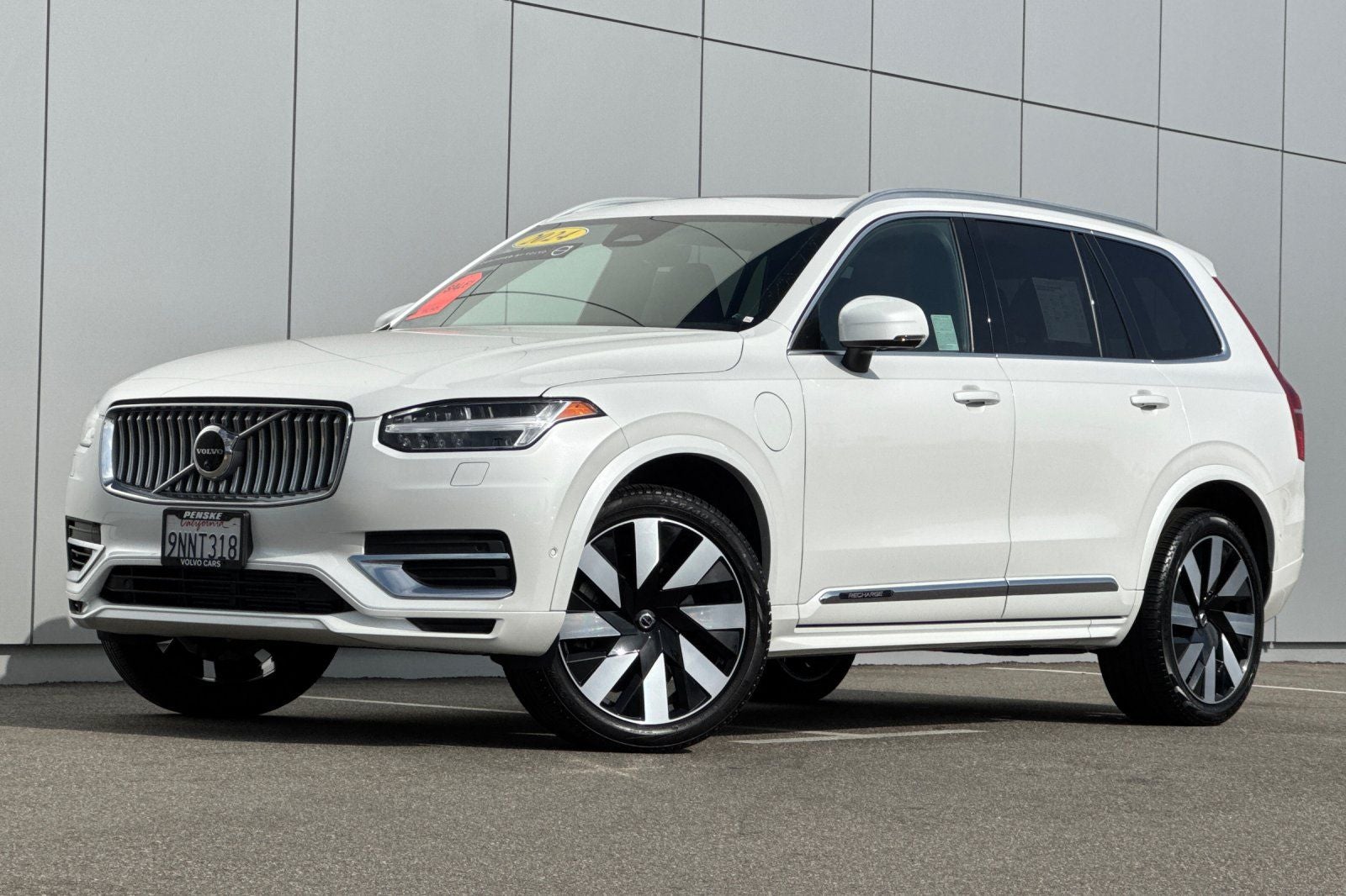 2024 Volvo XC90 Recharge Plug-In Hybrid T8 Plus Bright Theme 7 Passenger