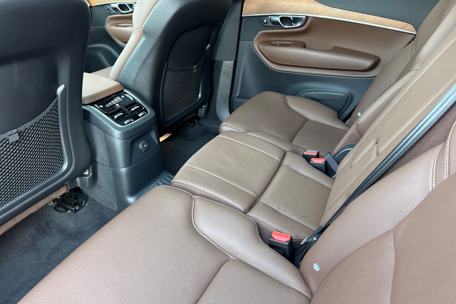 2024 Volvo XC90 Recharge Plug-In Hybrid T8 Plus Bright Theme 7 Passenger