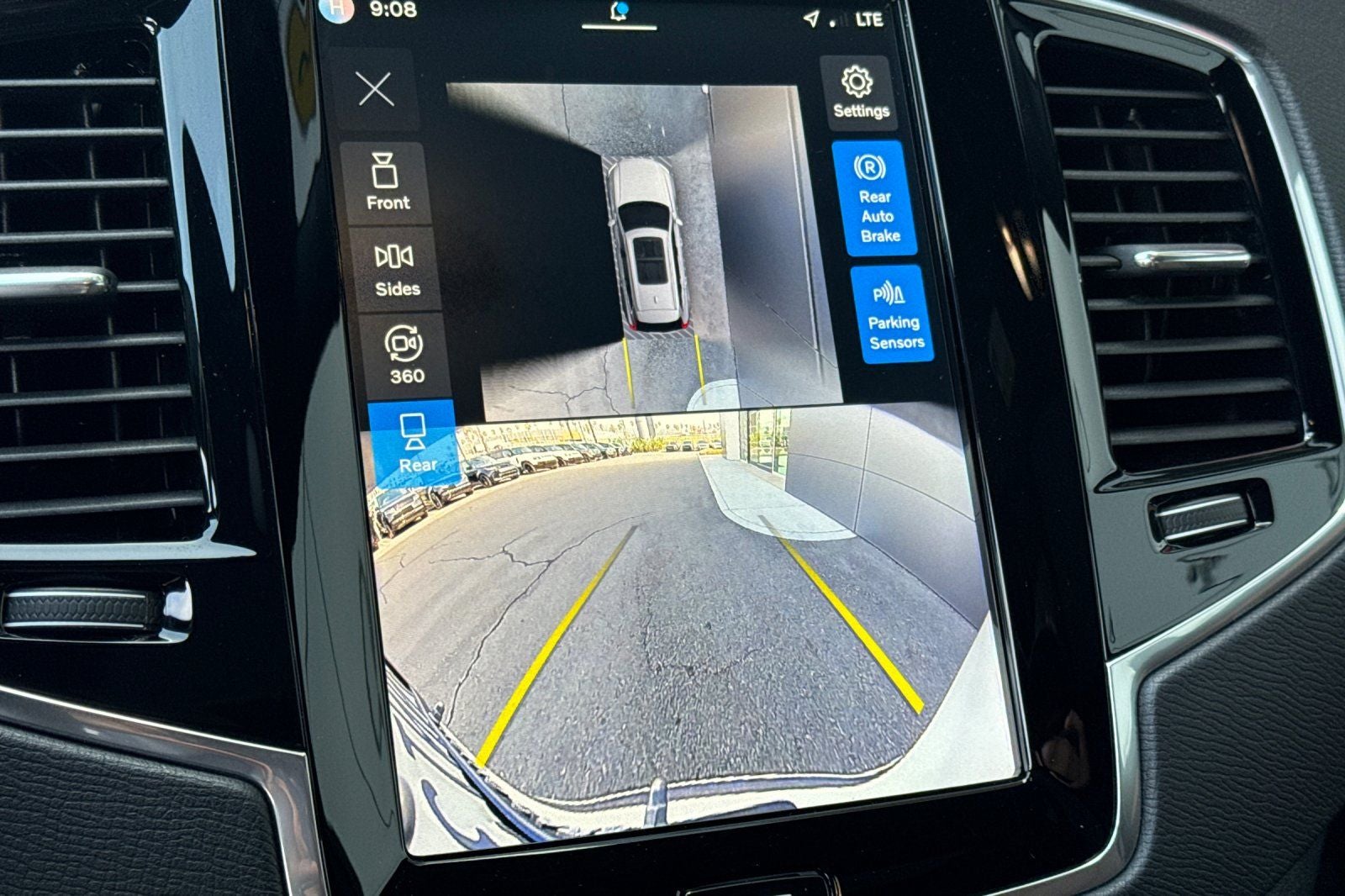 2024 Volvo XC90 Recharge Plug-In Hybrid T8 Plus Bright Theme 7 Passenger