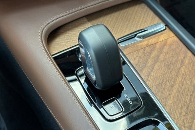 2024 Volvo XC90 Recharge Plug-In Hybrid T8 Plus Bright Theme 7 Passenger