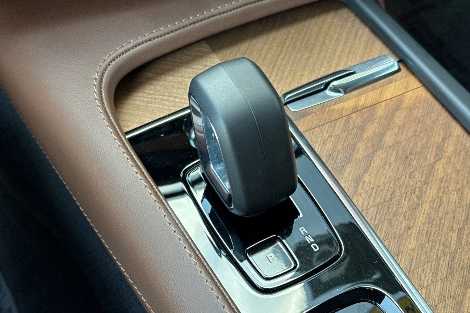 2024 Volvo XC90 Recharge Plug-In Hybrid T8 Plus Bright Theme 7 Passenger