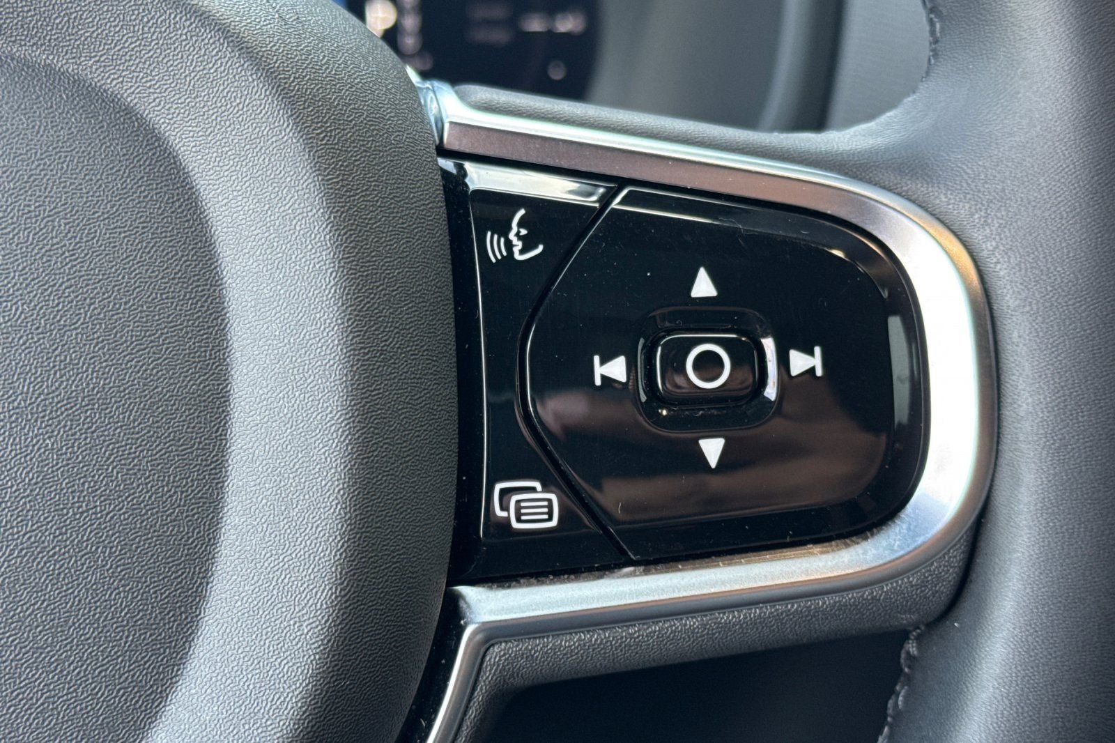 2024 Volvo XC90 Recharge Plug-In Hybrid T8 Plus Bright Theme 7 Passenger