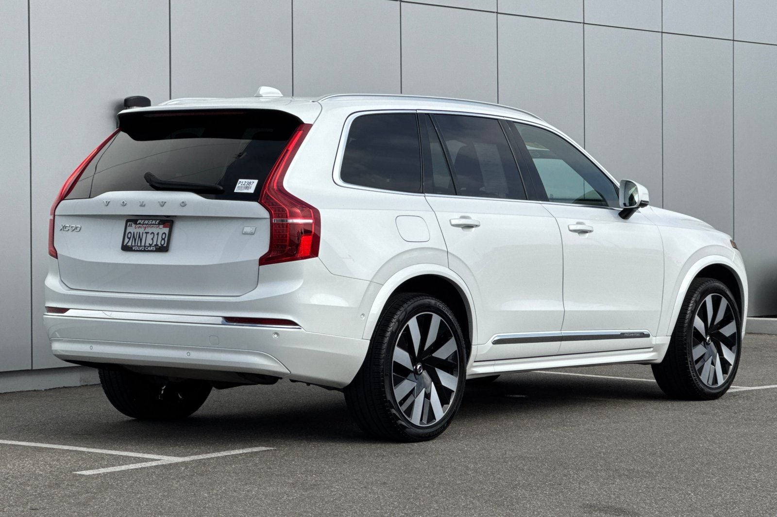 2024 Volvo XC90 Recharge Plug-In Hybrid T8 Plus Bright Theme 7 Passenger