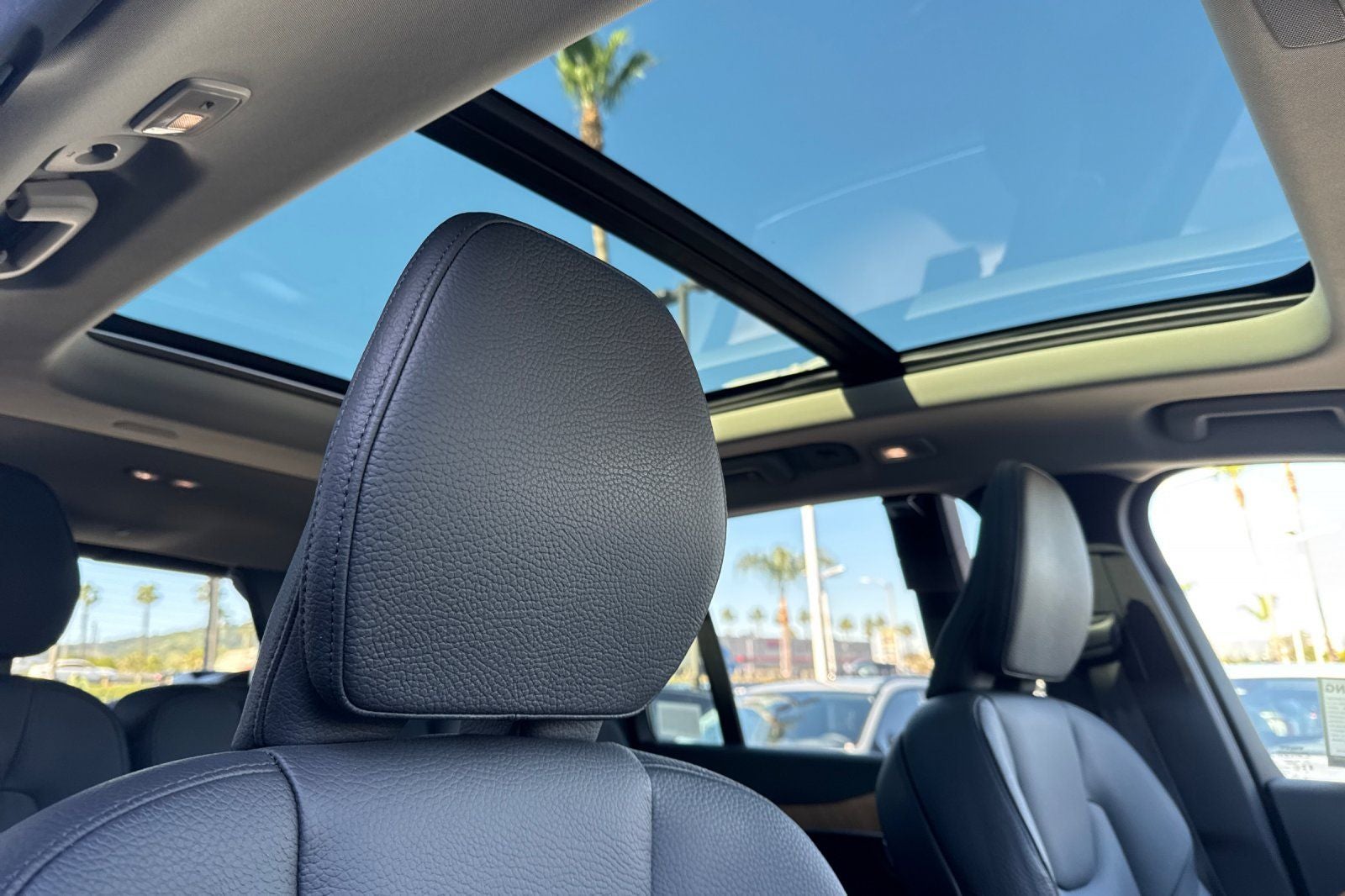 2024 Volvo XC90 Recharge Plug-In Hybrid T8 Plus Bright Theme 7 Passenger