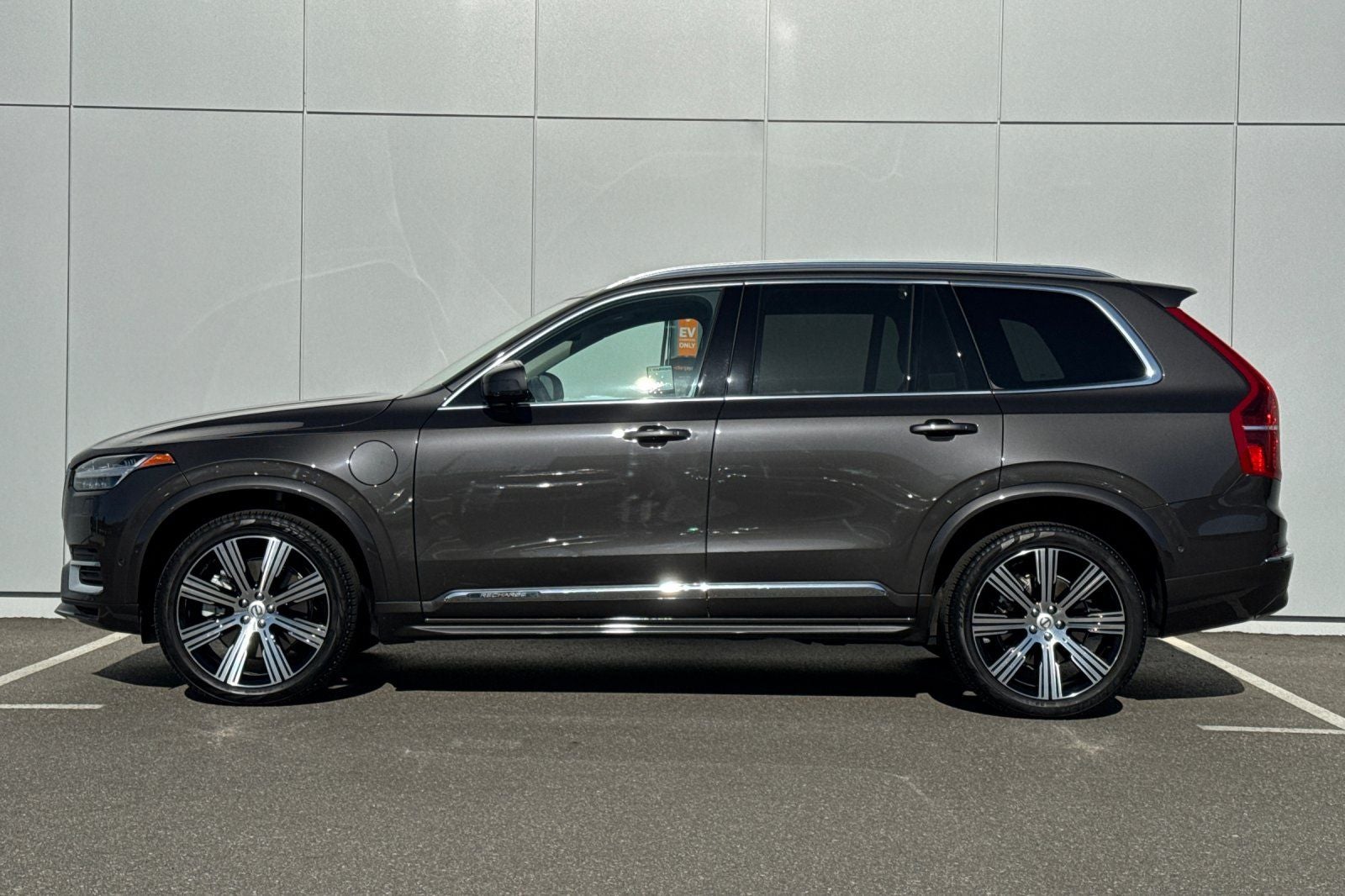 2024 Volvo XC90 Recharge Plug-In Hybrid T8 Plus Bright Theme 7 Passenger