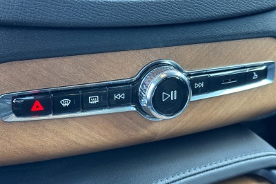 2024 Volvo XC90 Recharge Plug-In Hybrid T8 Plus Bright Theme 7 Passenger