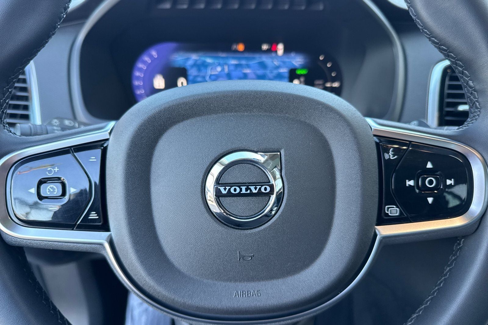 2024 Volvo XC90 Recharge Plug-In Hybrid T8 Plus Bright Theme 7 Passenger