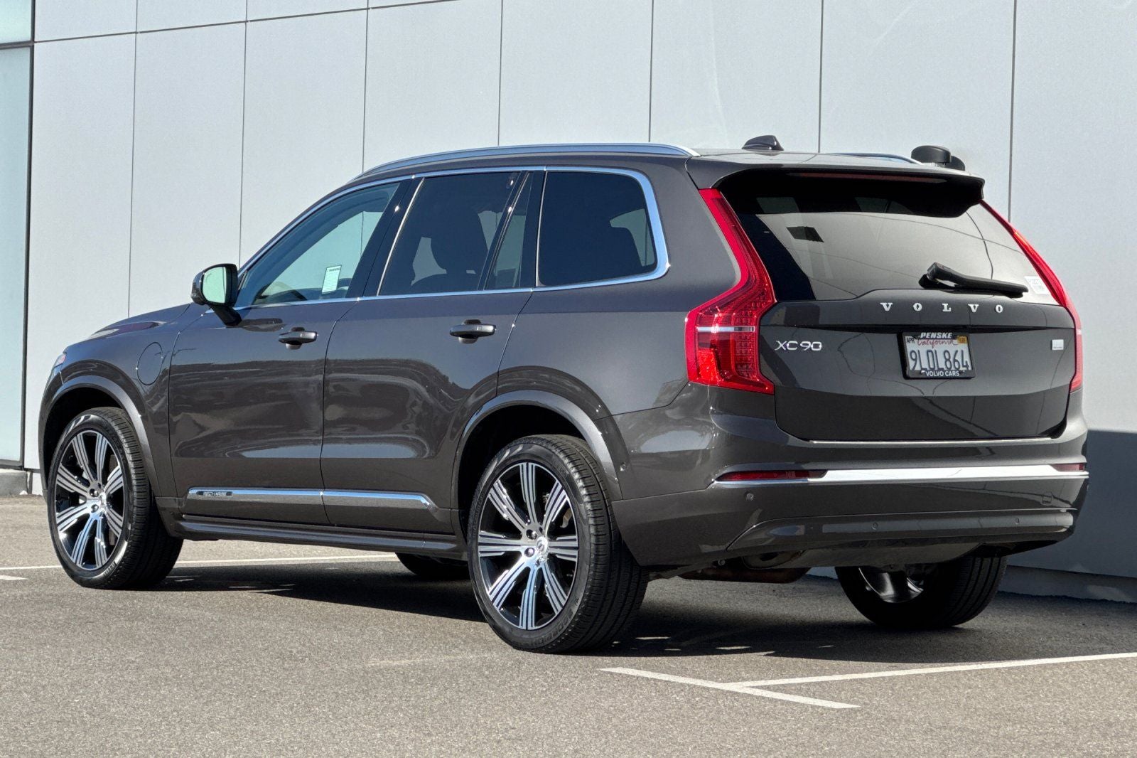 2024 Volvo XC90 Recharge Plug-In Hybrid T8 Plus Bright Theme 7 Passenger