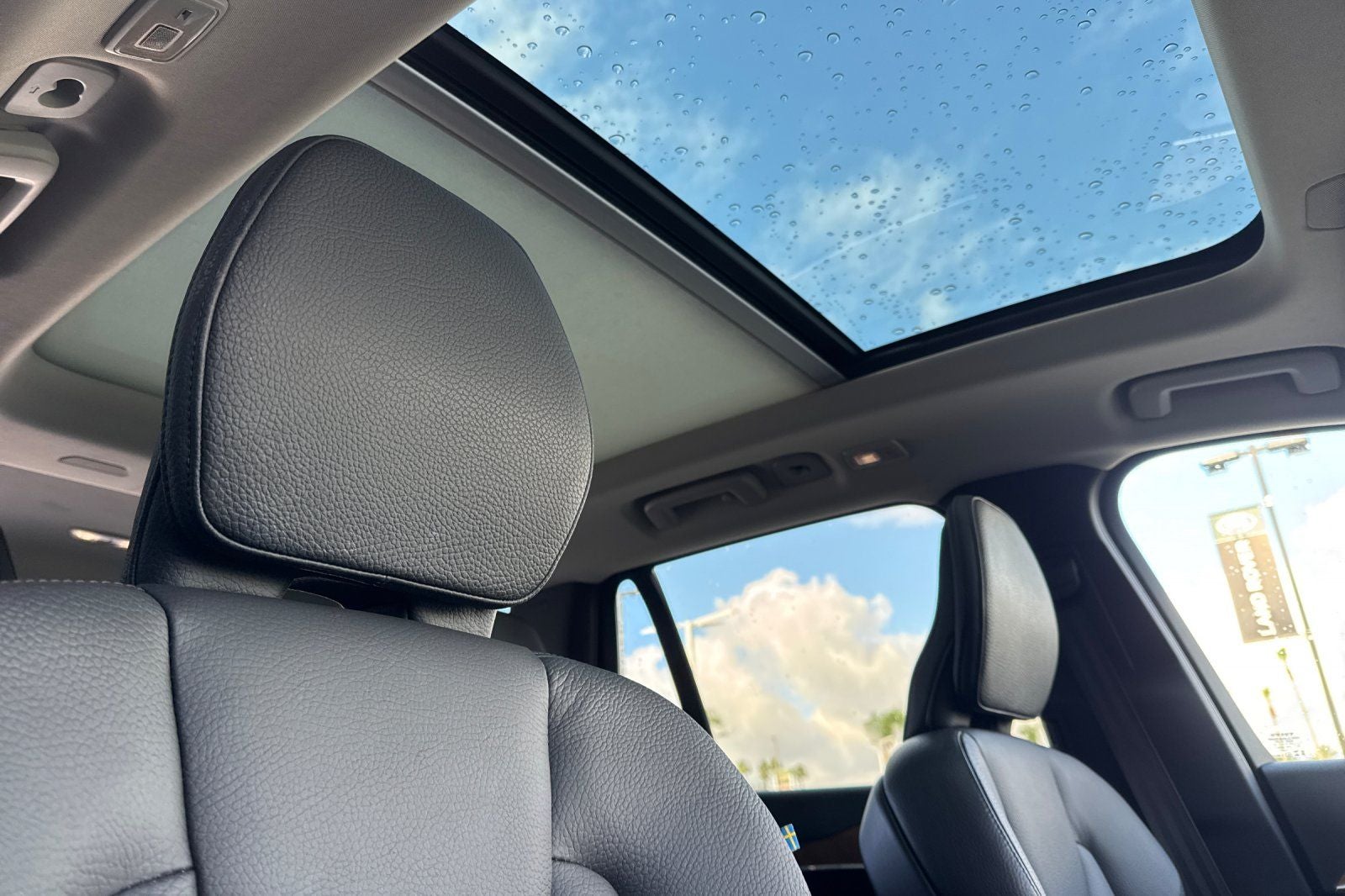 2024 Volvo XC90 Recharge Plug-In Hybrid T8 Plus Bright Theme 7 Passenger