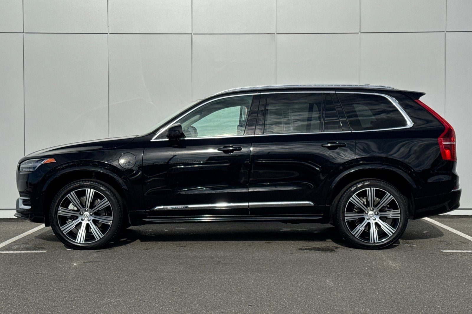 2024 Volvo XC90 Recharge Plug-In Hybrid T8 Plus Bright Theme 7 Passenger