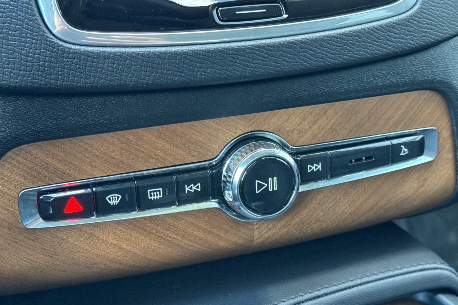 2024 Volvo XC90 Recharge Plug-In Hybrid T8 Plus Bright Theme 7 Passenger