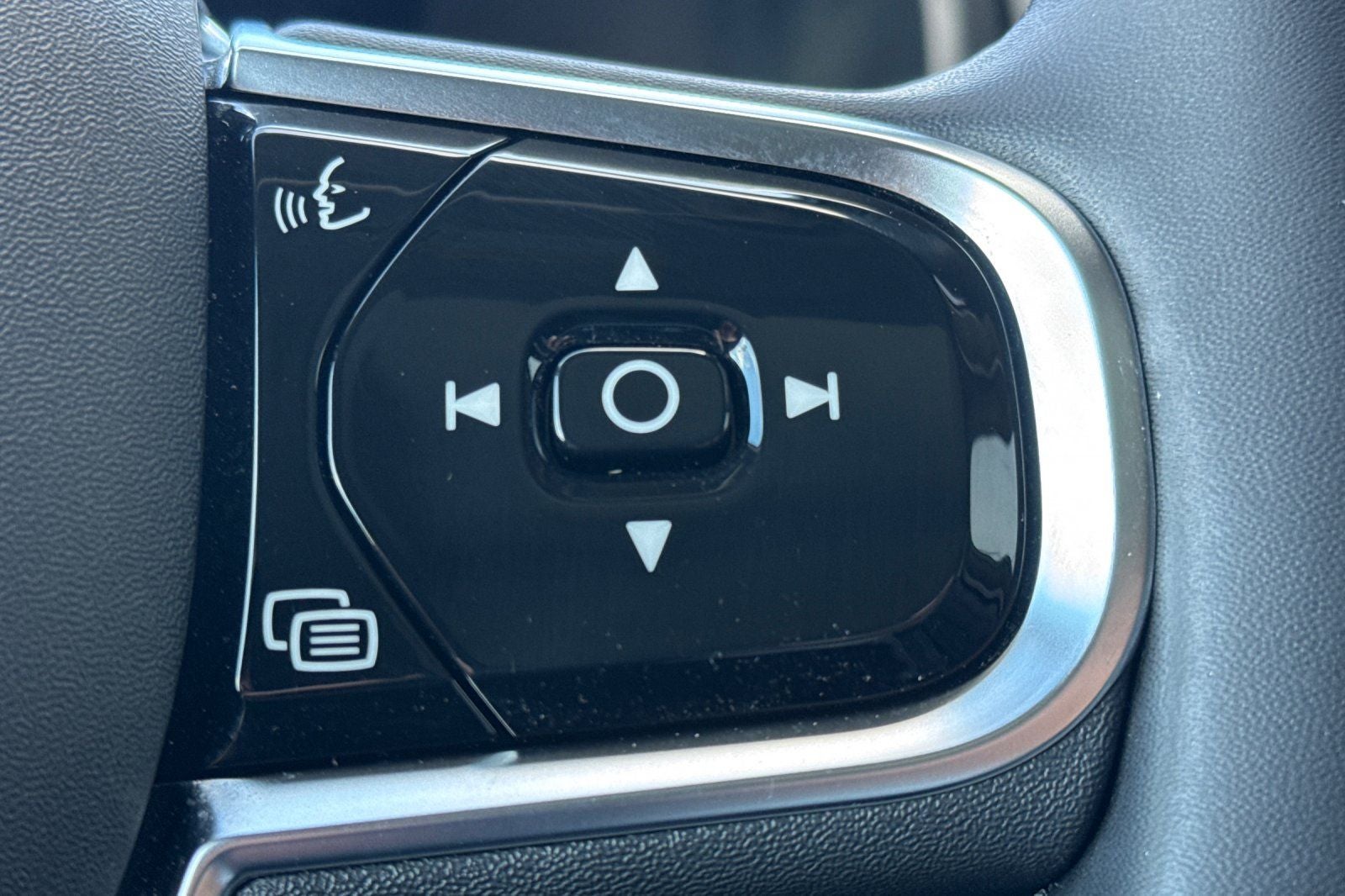 2024 Volvo XC90 Recharge Plug-In Hybrid T8 Plus Bright Theme 7 Passenger