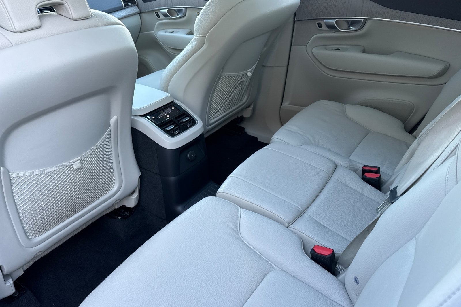 2024 Volvo XC90 Recharge Plug-In Hybrid T8 Plus Bright Theme 7 Passenger