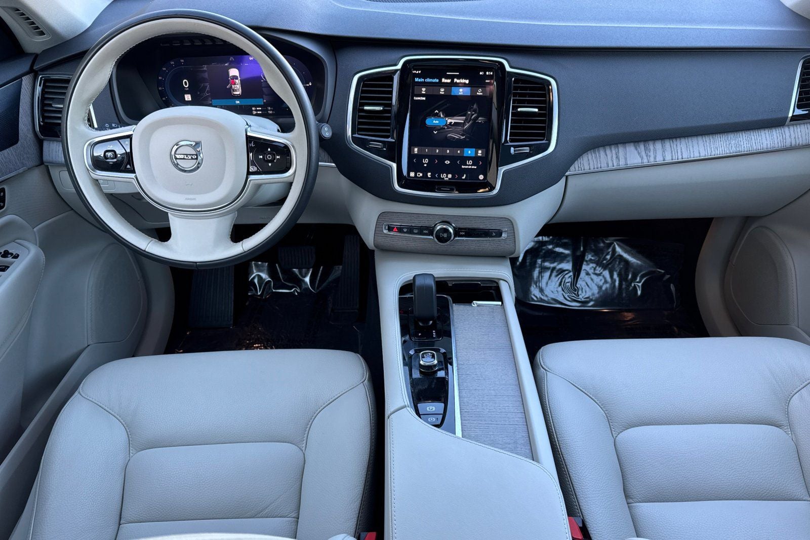 2024 Volvo XC90 Recharge Plug-In Hybrid T8 Plus Bright Theme 7 Passenger