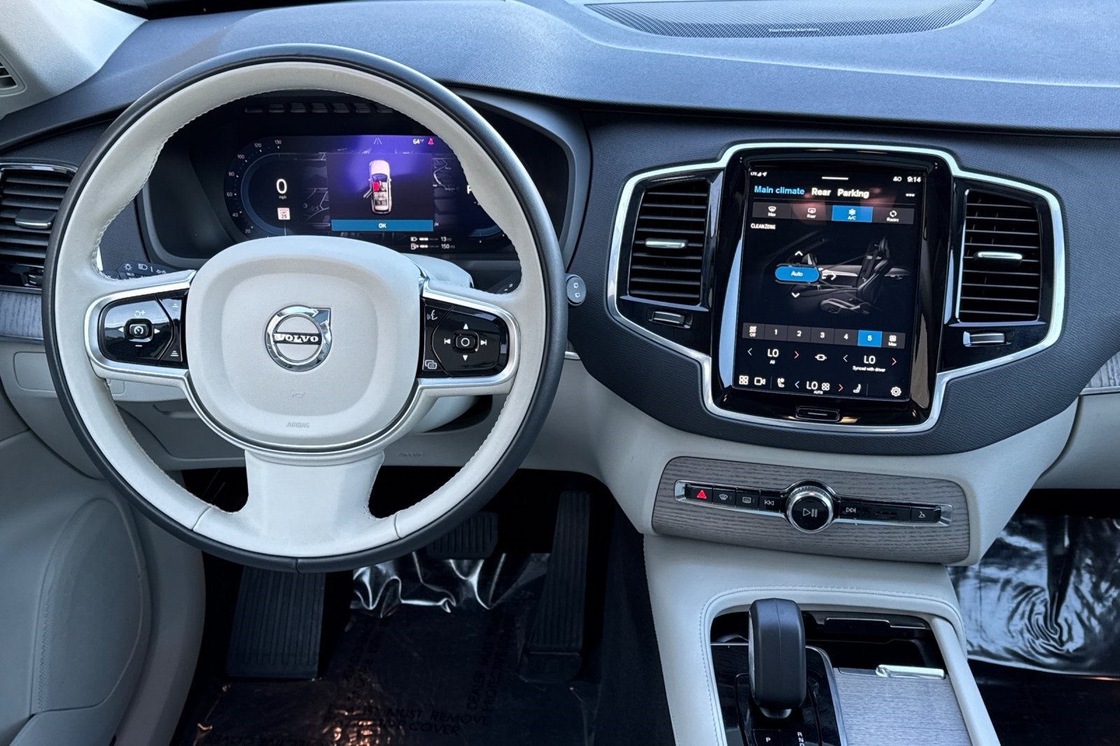 2024 Volvo XC90 Recharge Plug-In Hybrid T8 Plus Bright Theme 7 Passenger