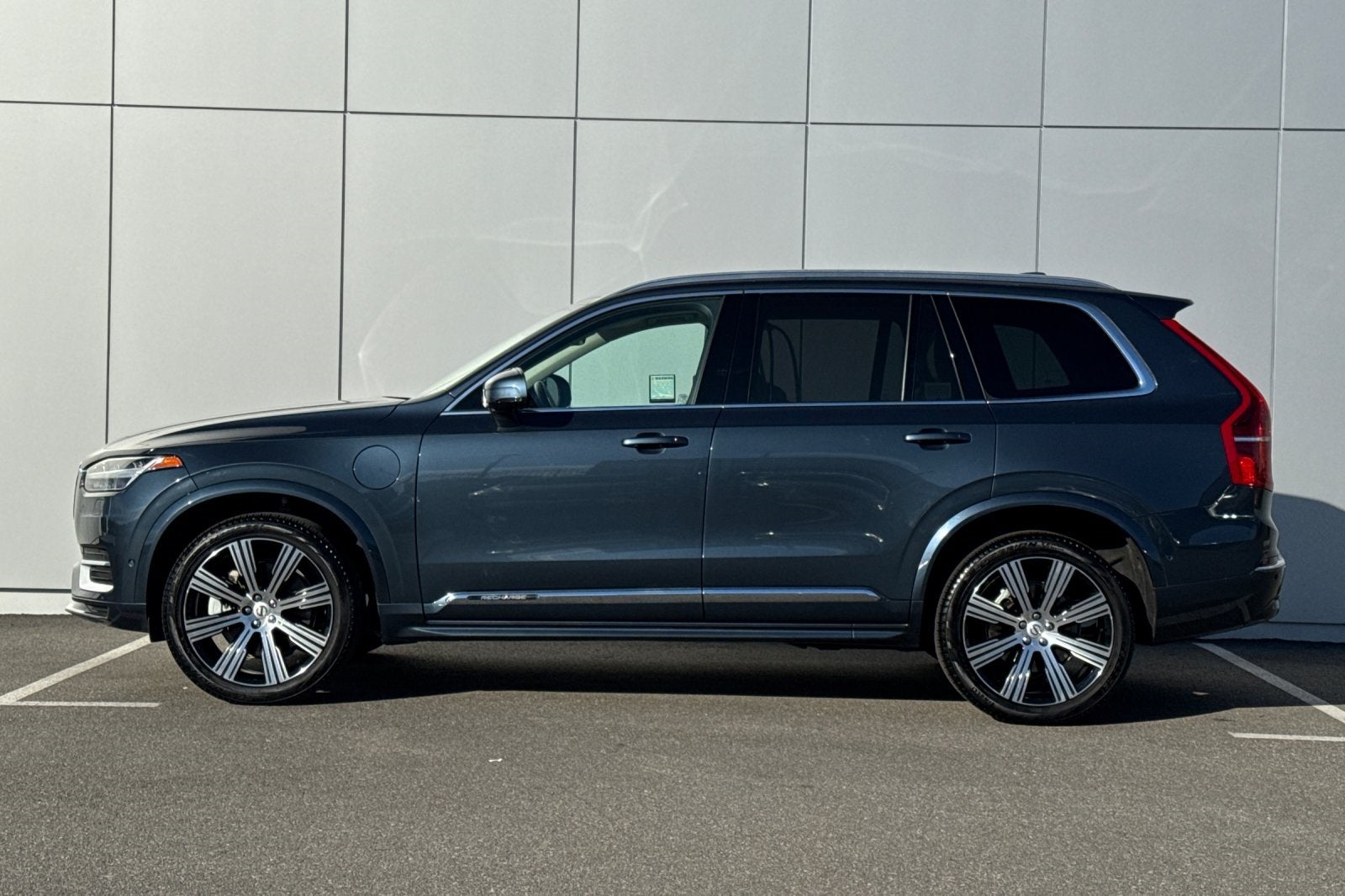 2024 Volvo XC90 Recharge Plug-In Hybrid T8 Plus Bright Theme 7 Passenger