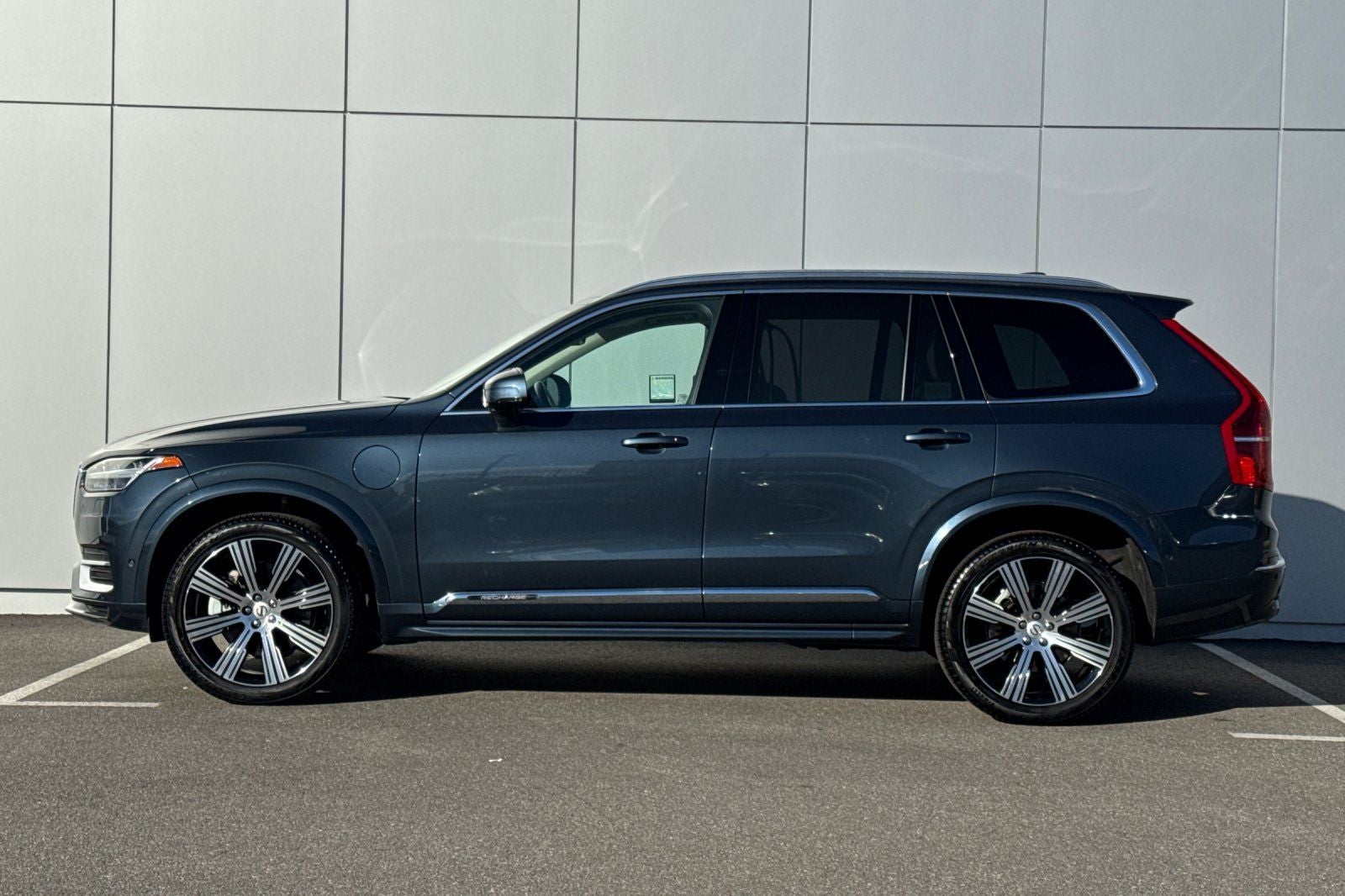 2024 Volvo XC90 Recharge Plug-In Hybrid T8 Plus Bright Theme 7 Passenger