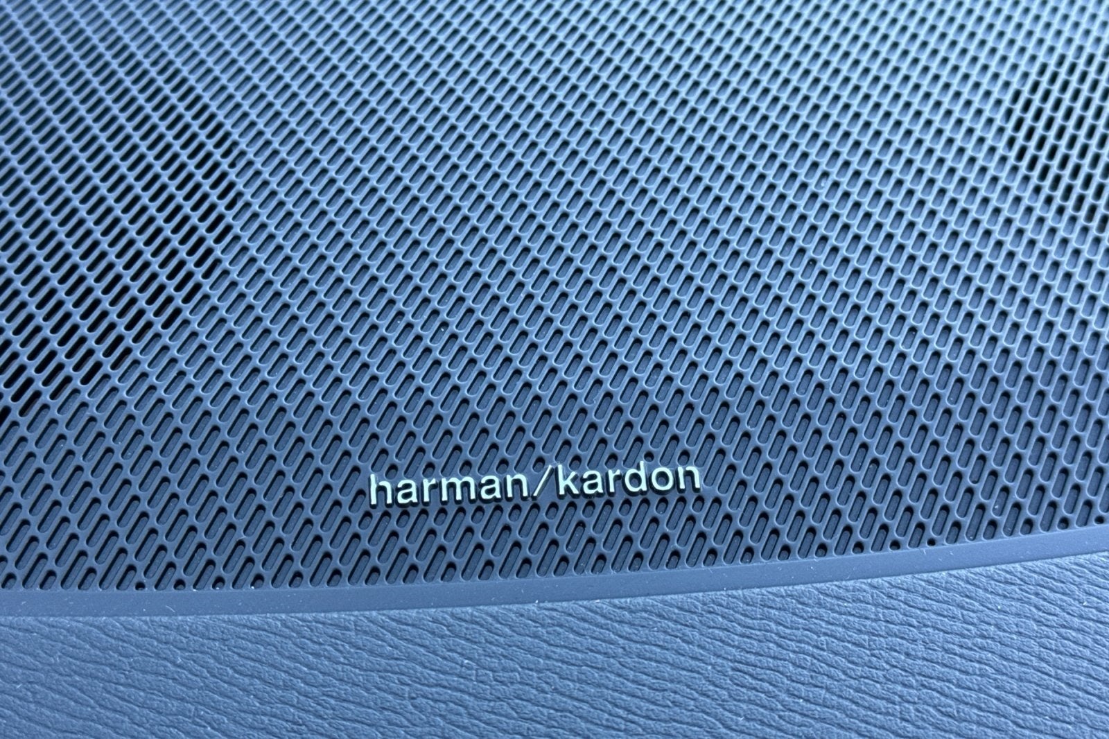 2024 Volvo XC90 Recharge Plug-In Hybrid T8 Plus Bright Theme 7 Passenger