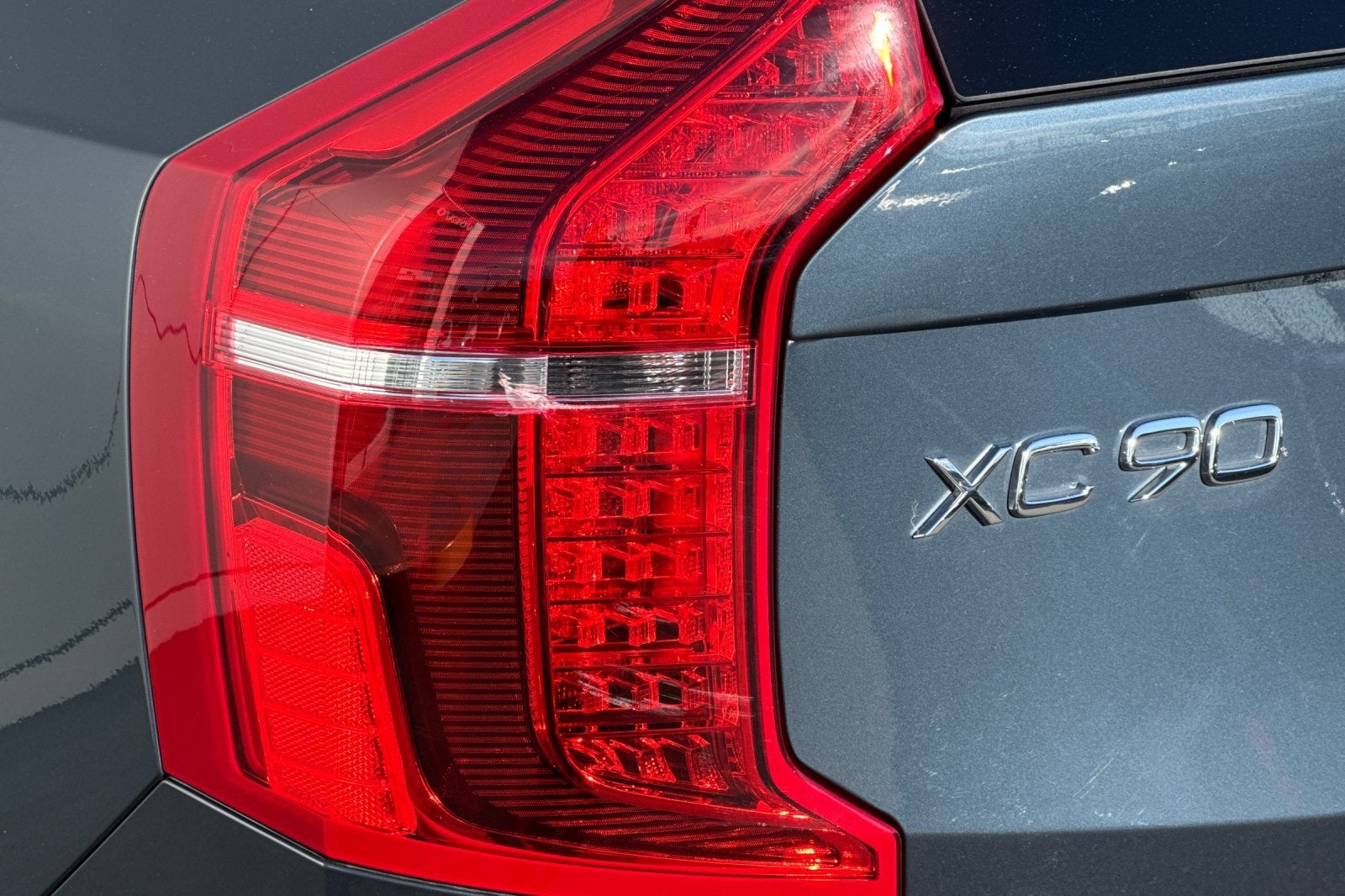 2024 Volvo XC90 Recharge Plug-In Hybrid T8 Plus Bright Theme 7 Passenger