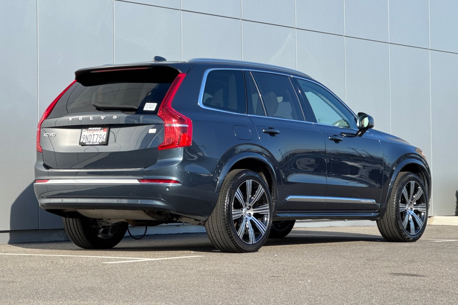 2024 Volvo XC90 Recharge Plug-In Hybrid T8 Plus Bright Theme 7 Passenger