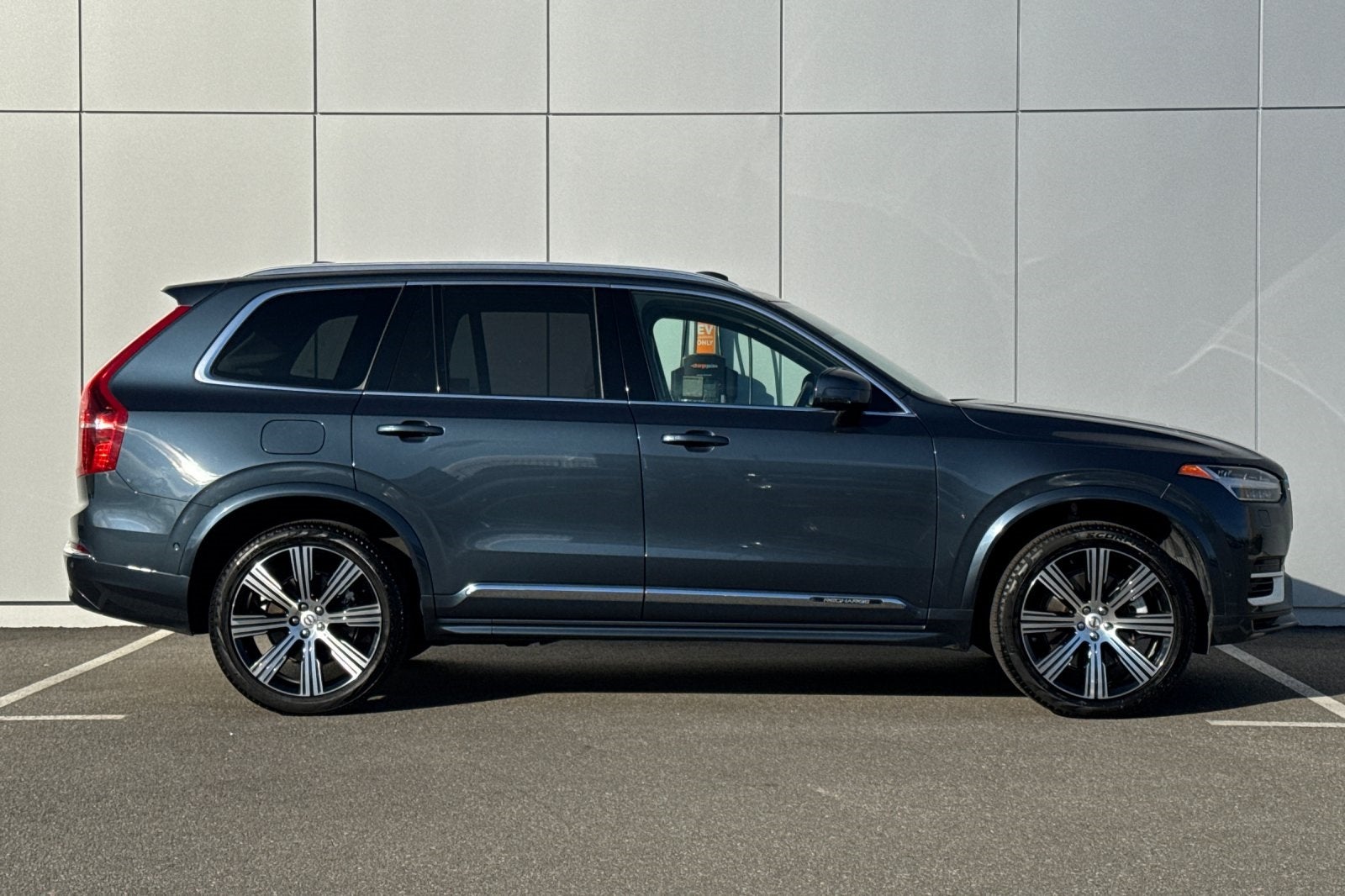 2024 Volvo XC90 Recharge Plug-In Hybrid T8 Plus Bright Theme 7 Passenger