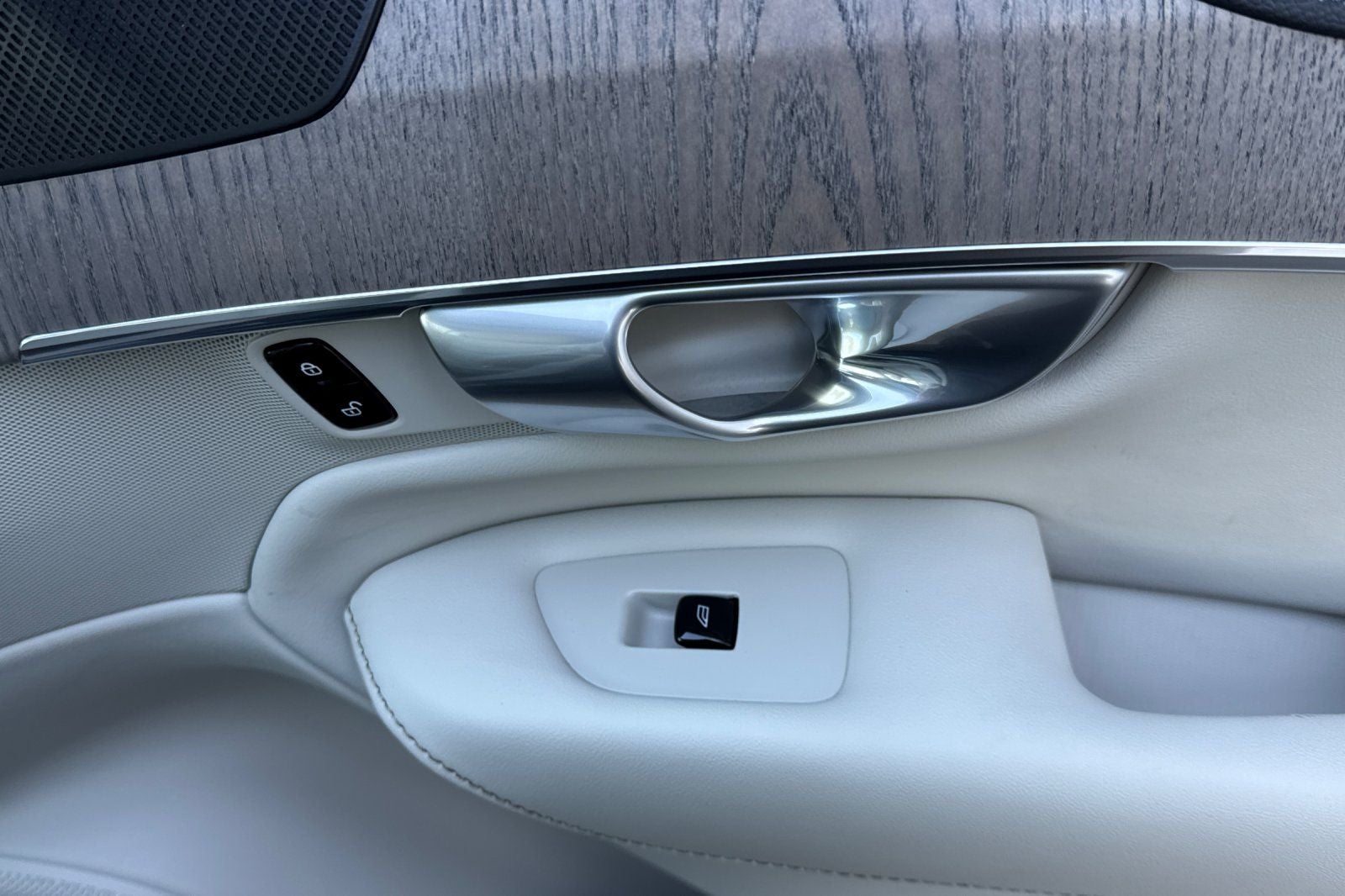 2024 Volvo XC90 Recharge Plug-In Hybrid Ultimate