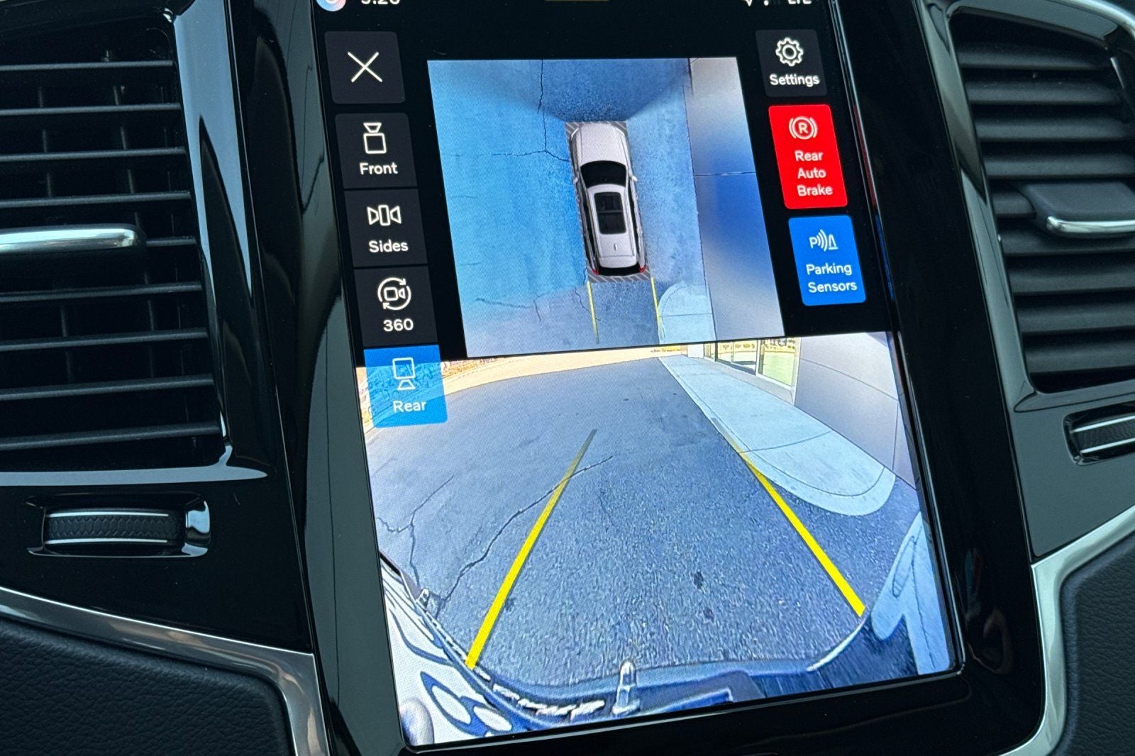 2024 Volvo XC90 Recharge Plug-In Hybrid Ultimate