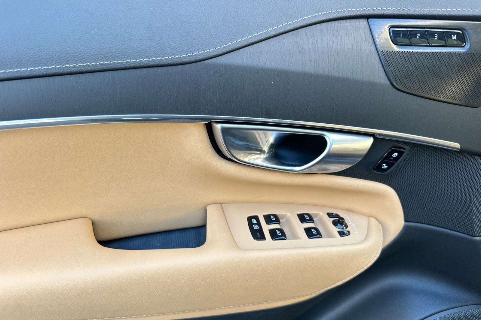 2024 Volvo XC90 Recharge Plug-In Hybrid Ultimate