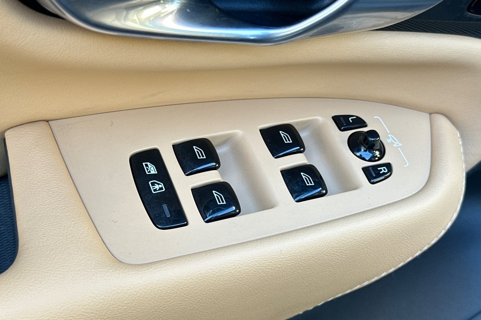 2024 Volvo XC90 Recharge Plug-In Hybrid Ultimate