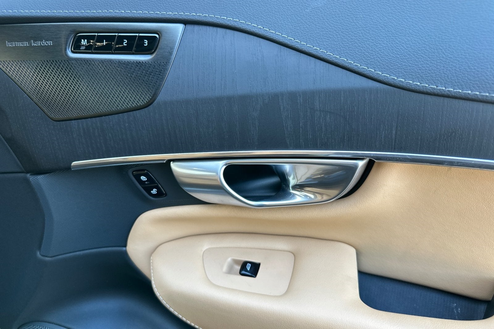 2024 Volvo XC90 Recharge Plug-In Hybrid Ultimate