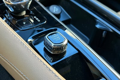 2024 Volvo XC90 Recharge Plug-In Hybrid Ultimate