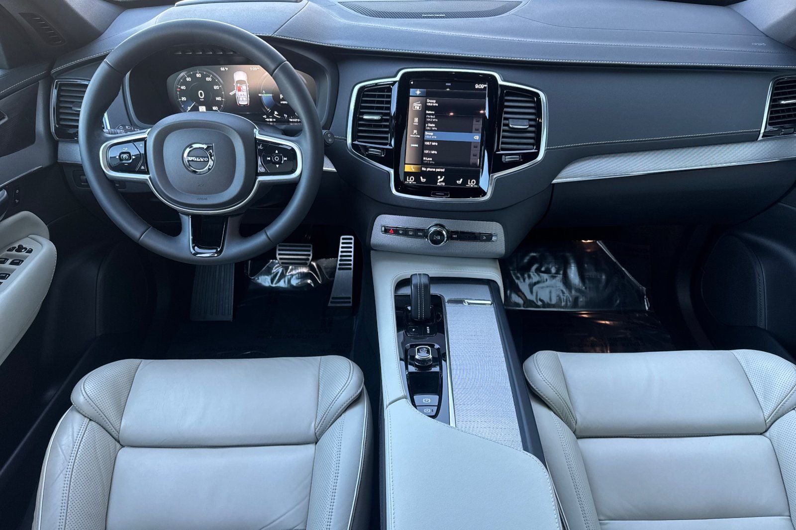 2022 Volvo XC90 Recharge Plug-In Hybrid T8 R-Design Extended Range 7P