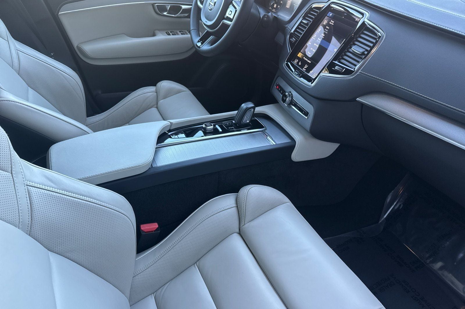 2022 Volvo XC90 Recharge Plug-In Hybrid T8 R-Design Extended Range 7P