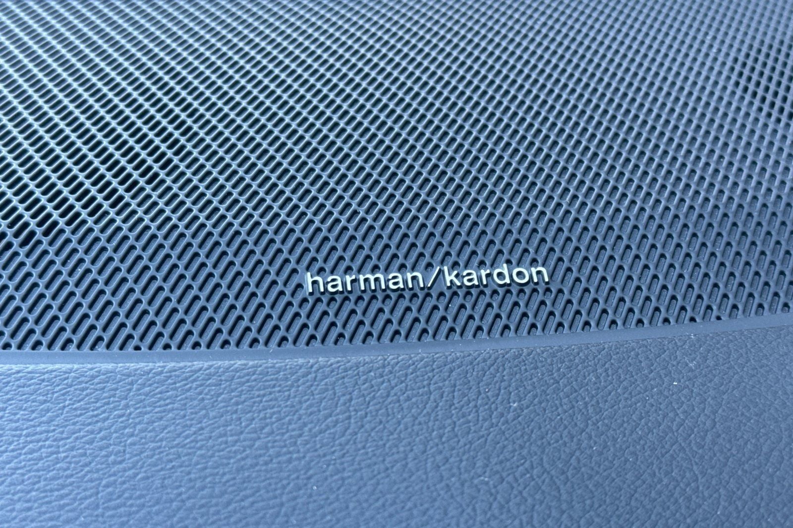 2022 Volvo XC90 Recharge Plug-In Hybrid T8 R-Design Extended Range 7P