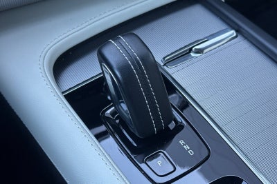 2022 Volvo XC90 Recharge Plug-In Hybrid T8 R-Design Extended Range 7P