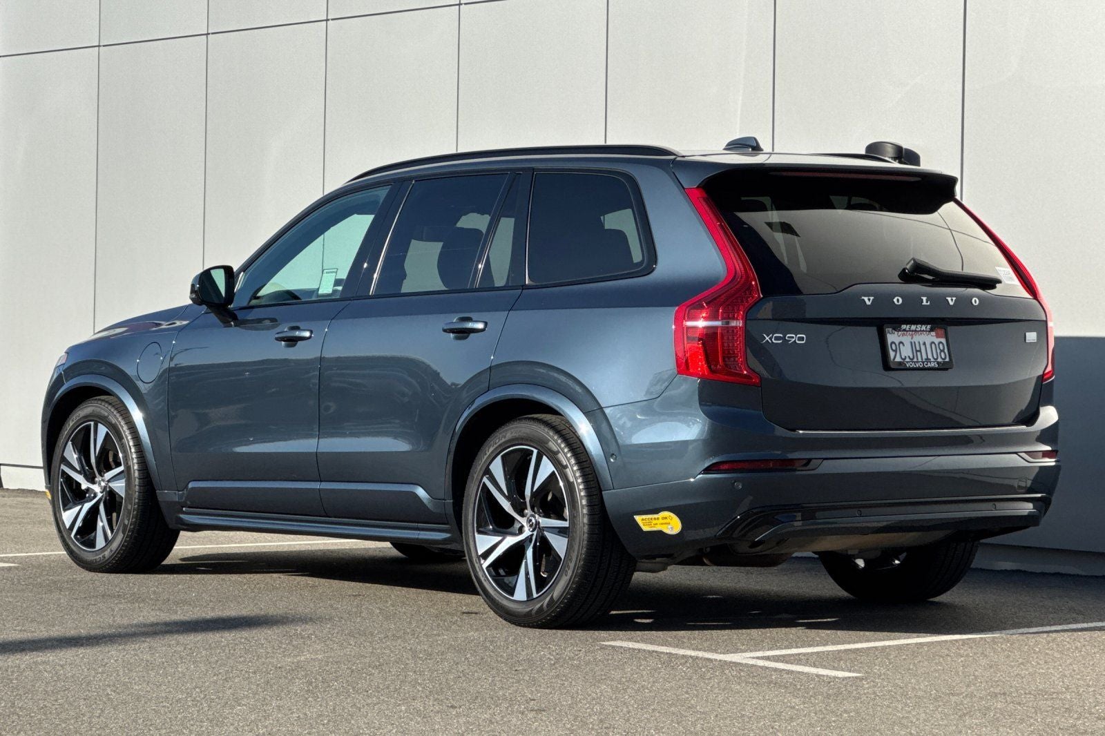2022 Volvo XC90 Recharge Plug-In Hybrid T8 R-Design Extended Range 7P